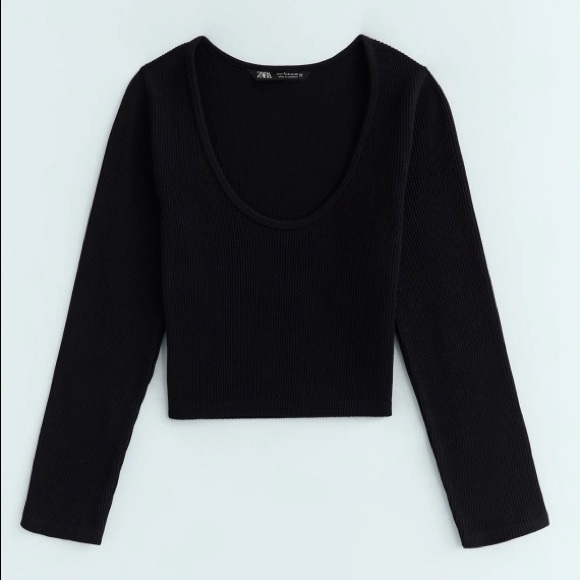 Limited contour collection black crop top - Picture 4 of 5